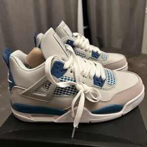 Air Jordan 4 Retro